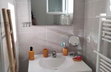 Appartement lumineux Parking privé Terrasse 2 Vélos - Foto 3