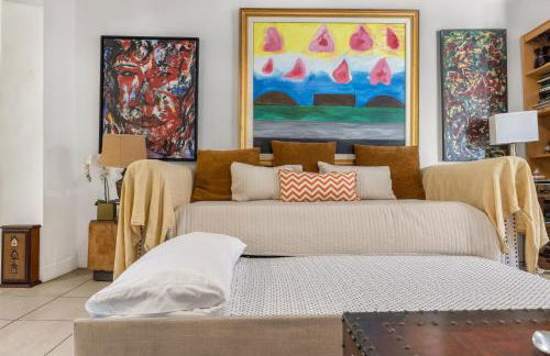 Artful 4BR Family Retreat - Foto 22