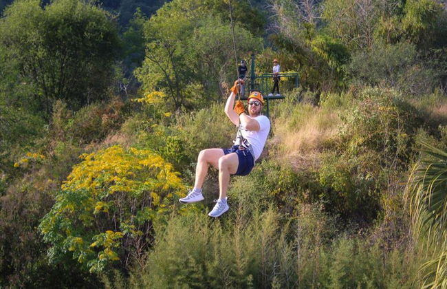 Circuito de tirolinas y rápel en la cascada Cola de Caballo - Foto 4