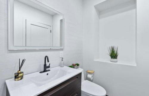 Top Notch 2BR in Upper East Mins to Central Park - Foto 8