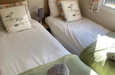 Tranquil Retreat at River Valley Country Park - Photo 38