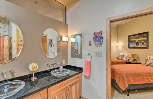 Idyllic Dtwn Anchorage Condo with Fireplace! - Photo 20