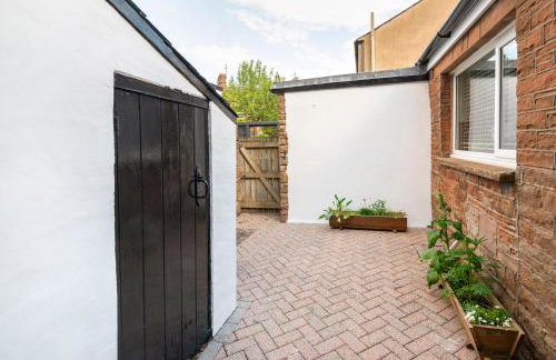 Spacious 4-Bed Home Families & Professionals - Foto 14