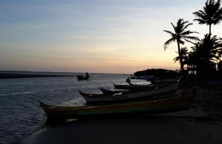 CHALE PERTO DA PRAIA COM DUAS SUITES E VARANDAO - Photo 12