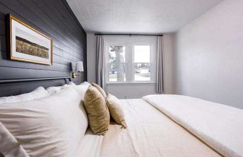 King Size Bed, Near Hwy, Work Desk, Close Parking - Foto 25