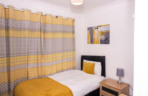 Conyngham Villa, Luxury Detached House, 6 Beds, 4BR,Large garden, Parking - Sleeps 8 - Foto 29