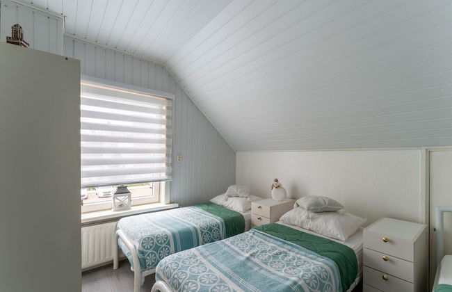 Vlissingen Home Near the Beach - Photo 9