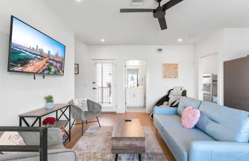 Luxe East Downtown 3BR Condo, Walk to Bars, Restaurants, Shops - Foto 31