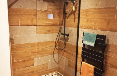 "Le Cabanon cendré" petit chalet cosy au coeur de Gérardmer - Foto 4
