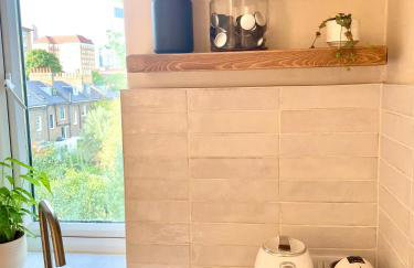 Newly refurbished 2 BR Apartment in South London - Photo 40