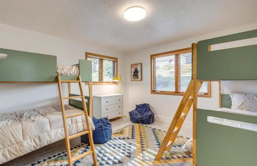 Oceanside Escape with Stunning Views Walk to Beach! - Foto 10