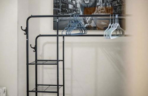 Countess House, Northampton - Stylish Modern 2-Bedroom House with Garden - Free Parking - Foto 43