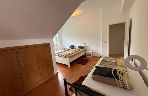 Dachgeschoss Wohnung mit Blick ins Grüne - Foto 7