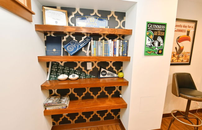 Updated Bungalow Steps to Notre Dame 410 - Foto 13