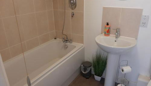 Cozy Courtyard Apt, Explore & Relax, Free Parking - Foto 5