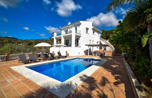 Exquisite and Modern villa near beach with Heated pool! - Foto 7