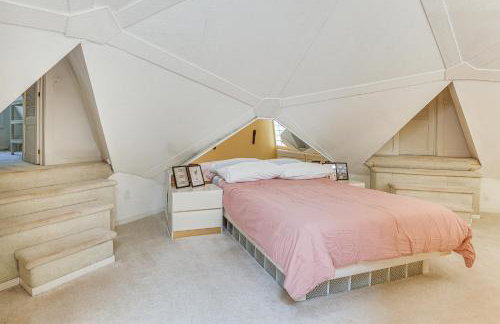 Walk to School House Winery Home with Deck! - Foto 16