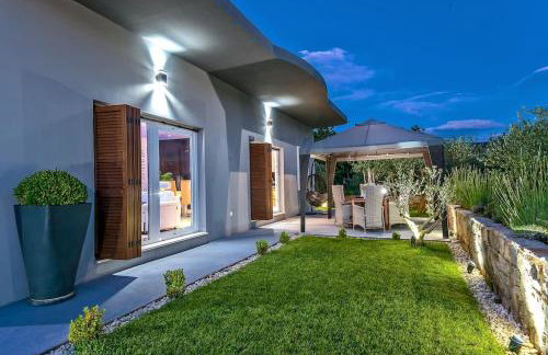 Luxury Villa,private pool, sauna,Jacuzzi,near Split - Photo 37