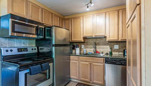 Water View, Best Area, 2 Bedrooms, WD, Jacuzzi Bath, New Carpet, Balcony, View, 825sf - Foto 5