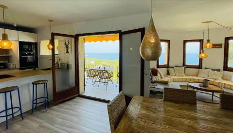 Apartment with a Breathtaking View - Photo 5