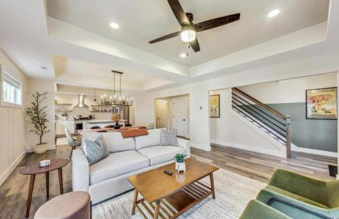 Parking! Hot tub! 10 min walk to beach - Foto 15