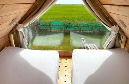 Lushna 2 Petite at Lee Wick Farm Cottages & Glamping - Foto 7