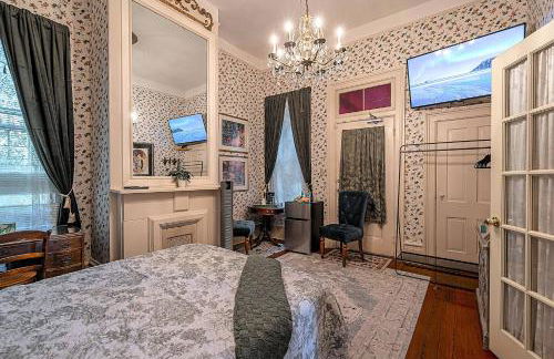 Parlor Room with Private Entrance Bathroom in a Victorian house - Foto 1