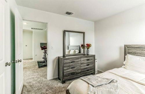 Entire house near airport & COTA - Foto 28