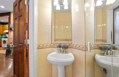 8BR 3BA Classic by Tropicana, Boardwalk, Beach - Foto 24