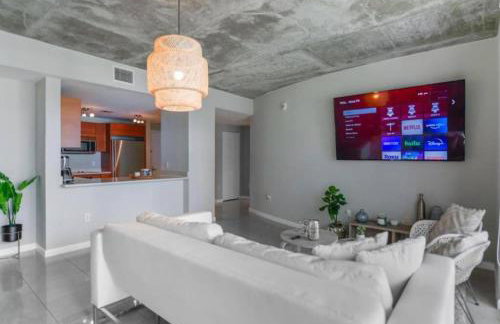 Amazing Condo with Pool at Midblock Miami - Foto 9