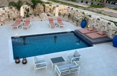 Cora May Central Villa with private pool 200m to the beach - Foto 13