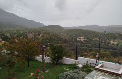 Σπίτι στο βουνό αλλά μια ανάσα από τη θάλασσα - Photo 3