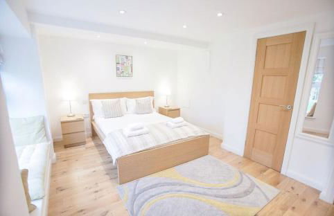 Superb 2 bedroom town apartment, quiet location - Photo 14