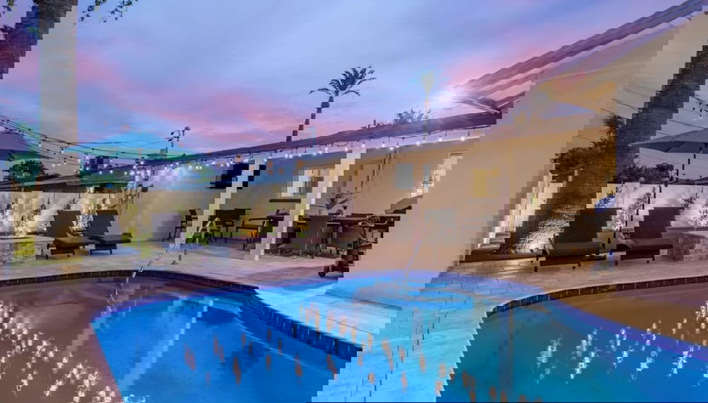 Desert Sands Heated Pool Firepit Old Town Putt Grn - Foto 1, Habitación