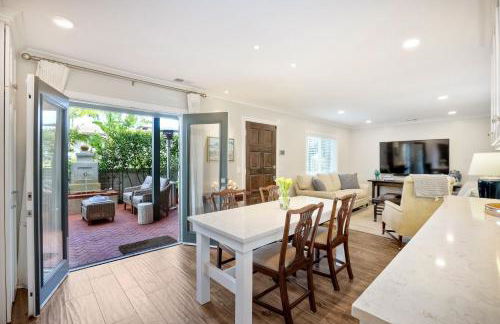 90 Walk Score, Steps to Beach, Dining - Foto 1