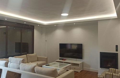 Agradable adosado en soto de llanera - Foto 3