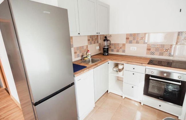 Modern Apartment With Terrace in Herceg Novi - Photo 8