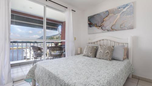 Apartamento com varanda de frente para o MAR - Angra dos Reis - Shopping Piratas - Portaria 24hs - Foto 2