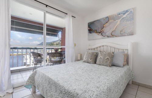 Apartamento com varanda de frente para o MAR - Angra dos Reis - Shopping Piratas - Portaria 24hs - Foto 2