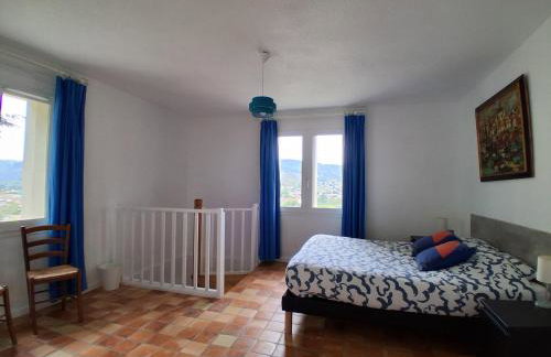 Gîte du vigneron à La Terrasse piscine local vélos - Photo 5