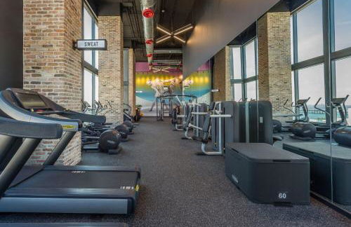 High Floor Unit Heart Of Miami with pool and gym - Foto 3