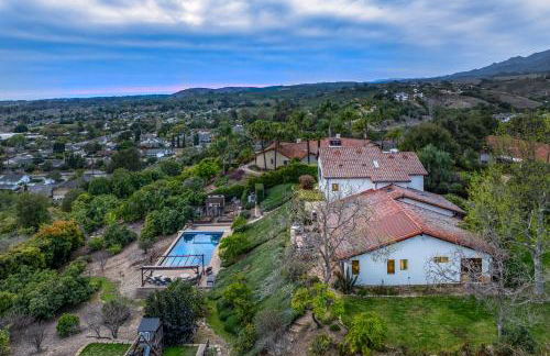 Luxury Home Atop the Hills - Foto 31