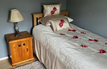 Comfortable and Convenient 4 Bedroom Home - Foto 13