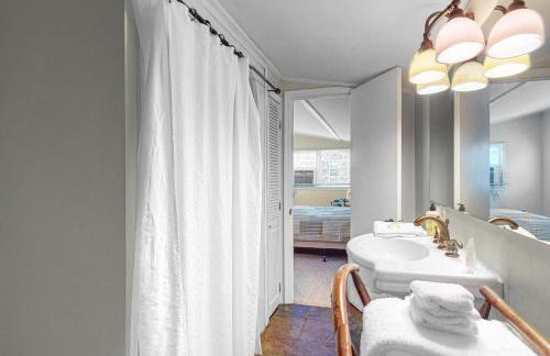 Waterfront Lake Murray Home with Dock Dogs Welcome! - Foto 20