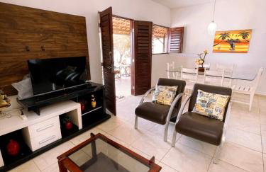 casasveraneio , Barra de são Miguel casa com 4 quartos sendo 2 suítes,todos com ar condicionado, 300 m da praia, 5 minutos praia das conchas e 10 do gunga! Área de lazer com piscina de 10 m churrasqueira e freezer!a melhor! - Foto 16