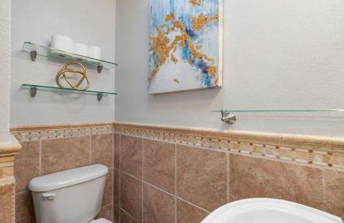 Refreshing Escape- Hot Tub- Games- Sleeps 10 - Foto 18