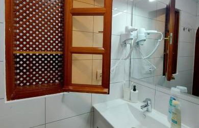 Bungalow with Sunny Private Terrace - Secure Bike or Board Storage - Foto 17