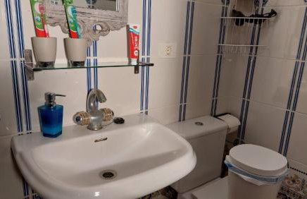 Ferienwohnung mit kleiner Innenhof-Terrasse im mediterranen Stil - Foto 6