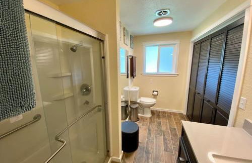 Centrally Located Redmond Retreat with Pool Table - Foto 3