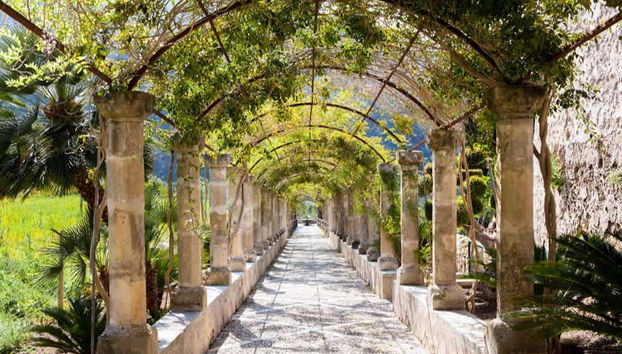 Ingresso ai Giardini di Alfabia